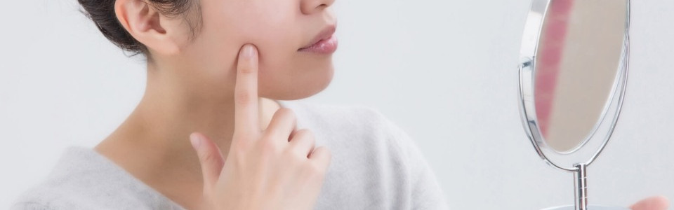 肝斑の治し方が知りたい!肝斑やレーザートーニングの特徴とは?リスク・注意点などについても解説